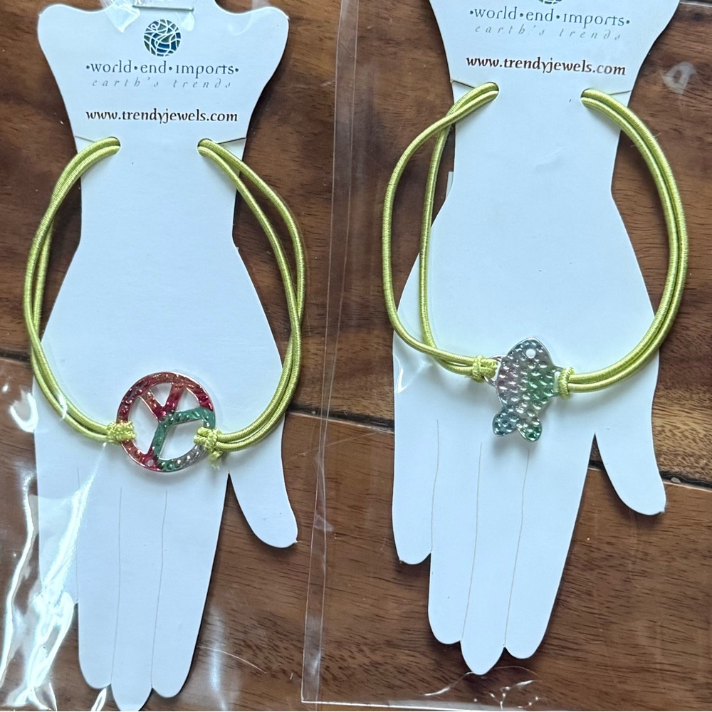 8pc Colorful Peace Sign & Fishy Bracelets Set - Picture 3 of 5